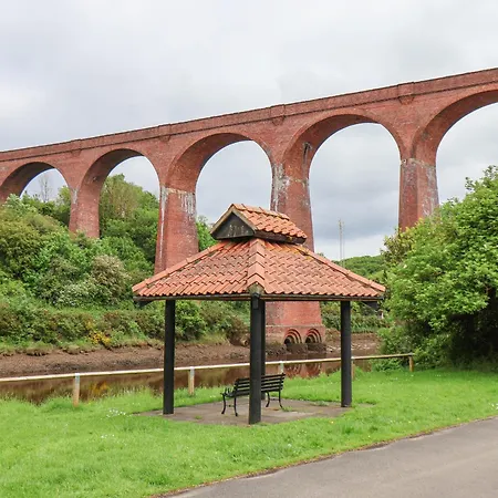 Waterside * Γουίτμπι