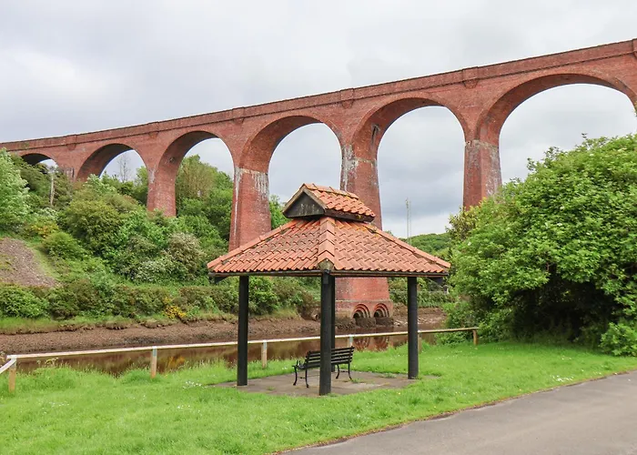 Waterside * וויטבי